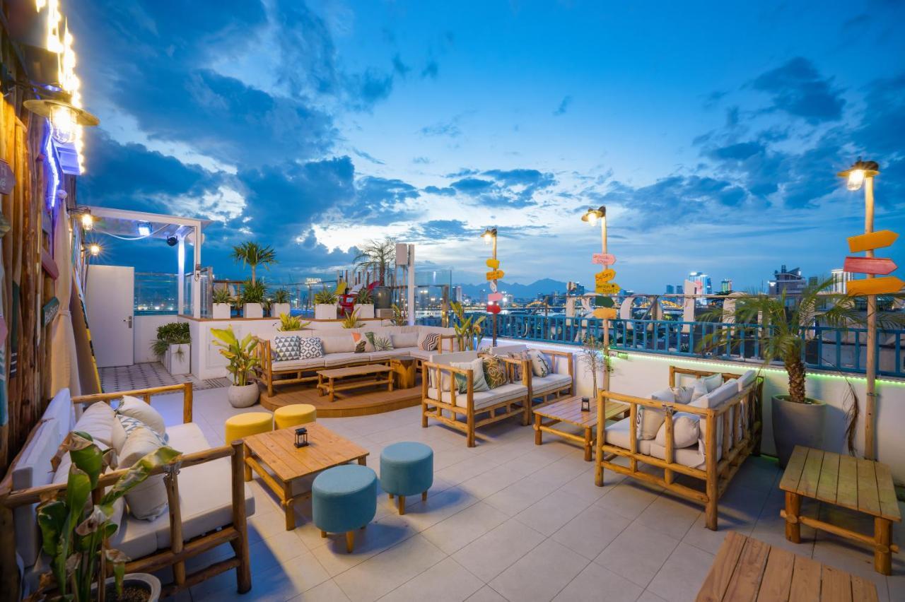 Santori And Da Nang